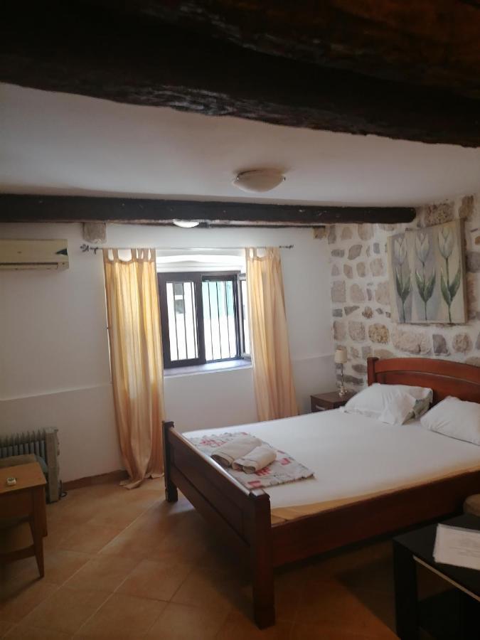 Apartments Monika Old Town Kotor Luaran gambar