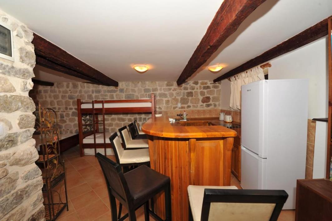 Apartments Monika Old Town Kotor Luaran gambar